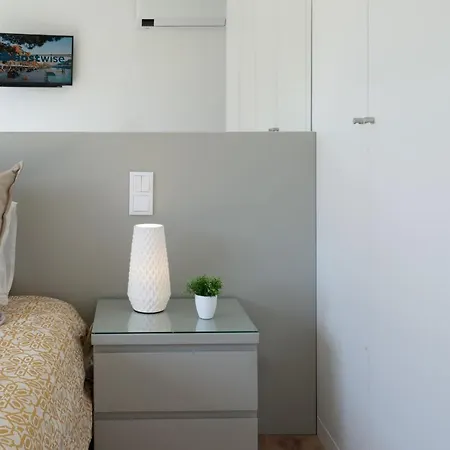 Apartment Host Wise - Bright & Contemporary Flat - Ace Location