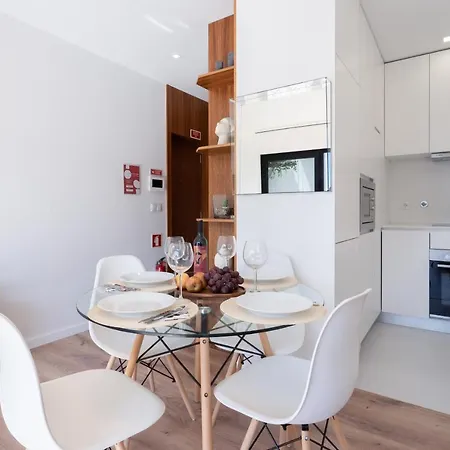 Apartment Host Wise - Bright & Contemporary Flat - Ace Location