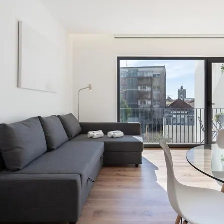 Host Wise - Bright & Contemporary Flat - Ace Location Porto