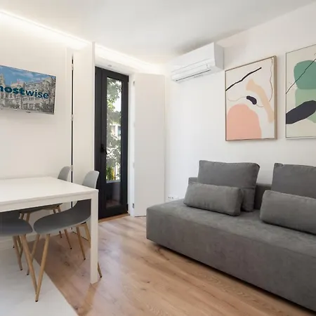 Host Wise - Bright & Contemporary Flat - Ace Location * Porto