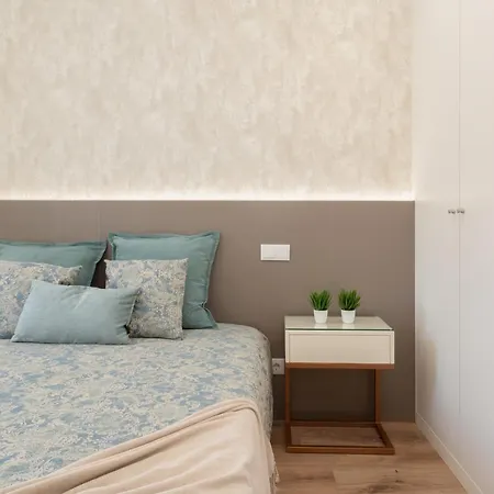 Host Wise - Bright & Contemporary Flat - Ace Location Apartment *